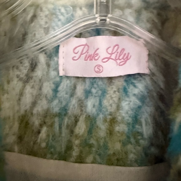 Pink Lily Cozy Knit in Blue and Green Jacket - Picture 2 of 3